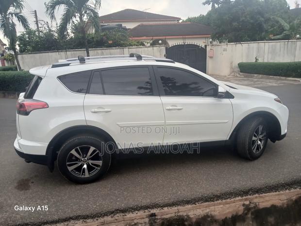 Toyota RAV4 2018 White