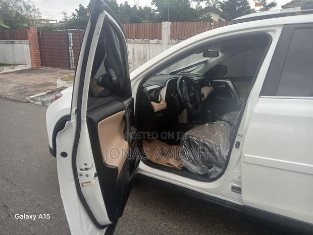 Toyota RAV4 2018 White