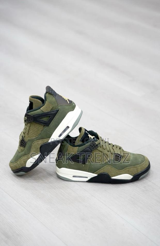 Air Jordan R4 Og Amry Green Black N White · Photo 3