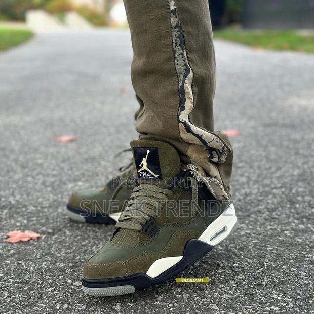 Air Jordan R4 Og Amry Green Black N White · Photo 4