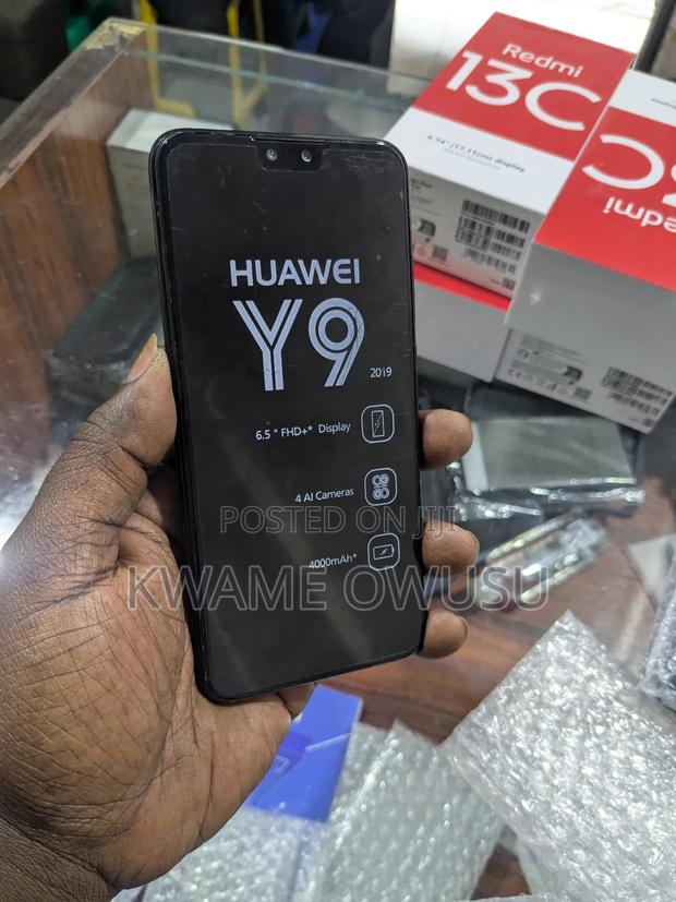 New Huawei Y9 2019 128 GB Black · Photo 2