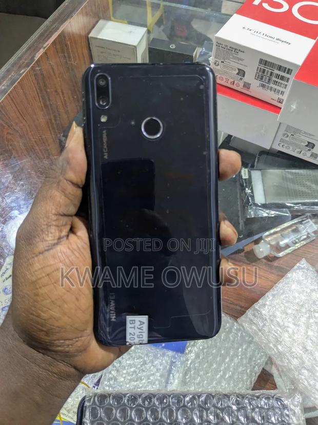 New Huawei Y9 2019 128 GB Black · Photo 3