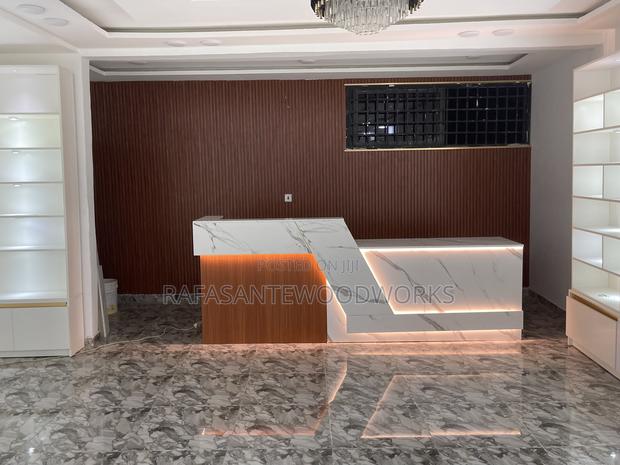 Raf Counter With Laminated Boards and Lights · Photo 4
