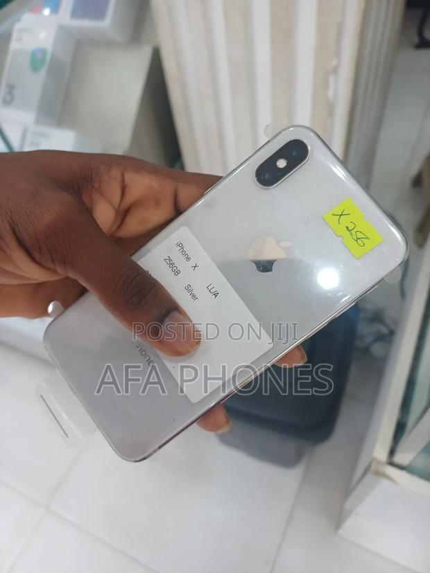 Apple iPhone X 256 GB Silver · Photo 2