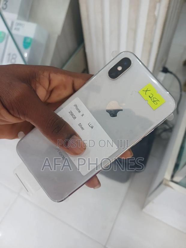 Apple iPhone X 256 GB Silver · Photo 3