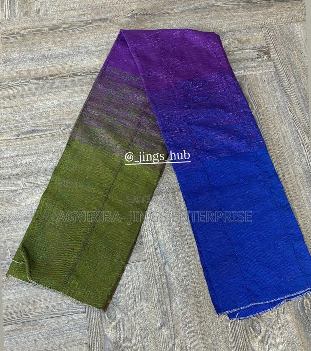 Handwoven Ombre Kente · Photo 3