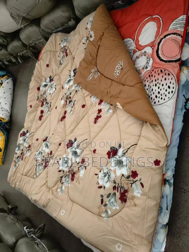 Luxurious 100% Cotton 7pcs Reversible Duvet Set Available in Stock photo 4