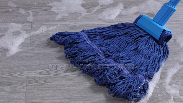 Industrial Microfiber Mop With Silver Handle · Photo 4