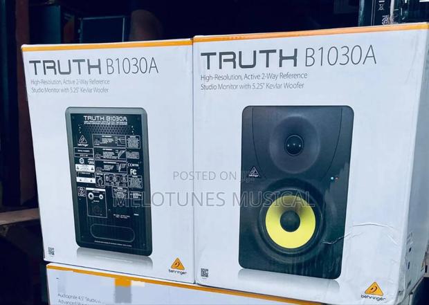 Behringer Truth B1030a High-Resolution, Active 2-Way Studio Monitor. · Photo 2