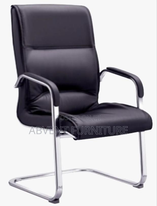Modern New Visitors Chair · Photo 2