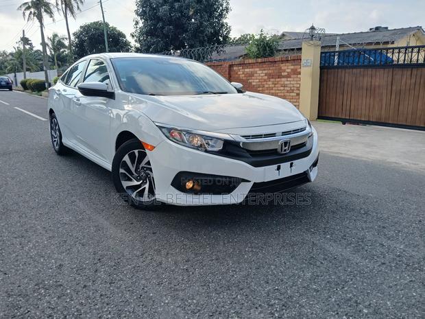 Honda Civic Sport Hatchback 2018 White