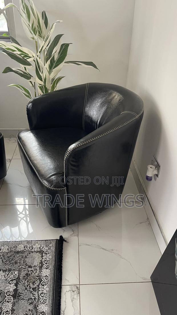 Black Leather Chair With Wheel for Podcast Office and Home Use