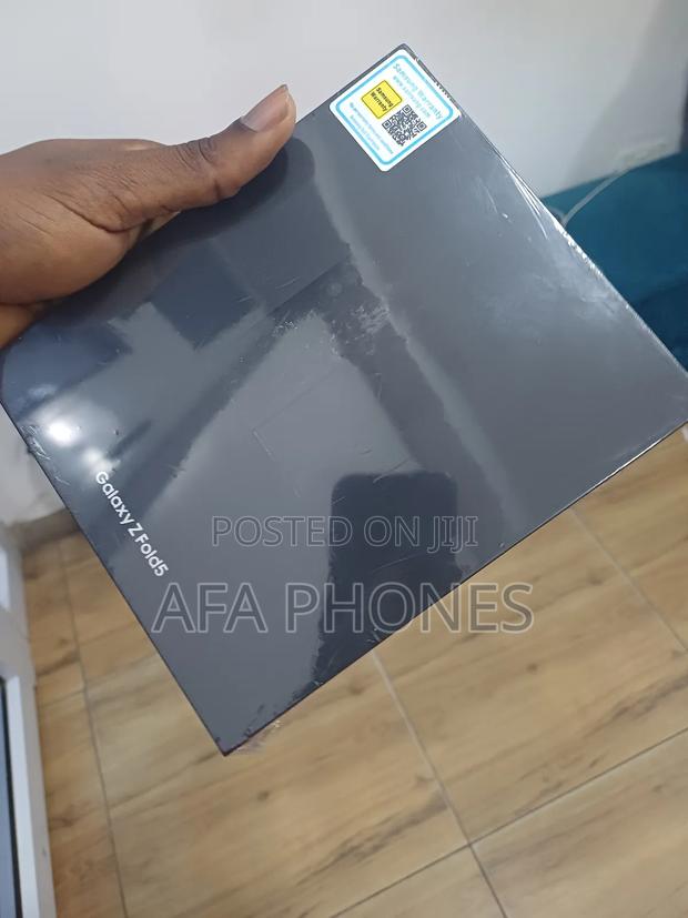 New Samsung Galaxy Z Fold 5 512 GB Blue photo 2