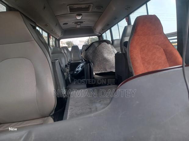 Hyundai County 2014 Yellow