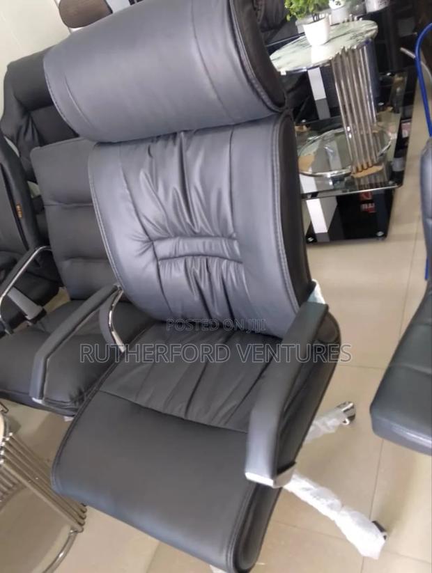 Managers Leather Swivel Chair