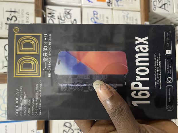 iPhone 16 Pro Max Screen Replacement (Oled) · Photo 4
