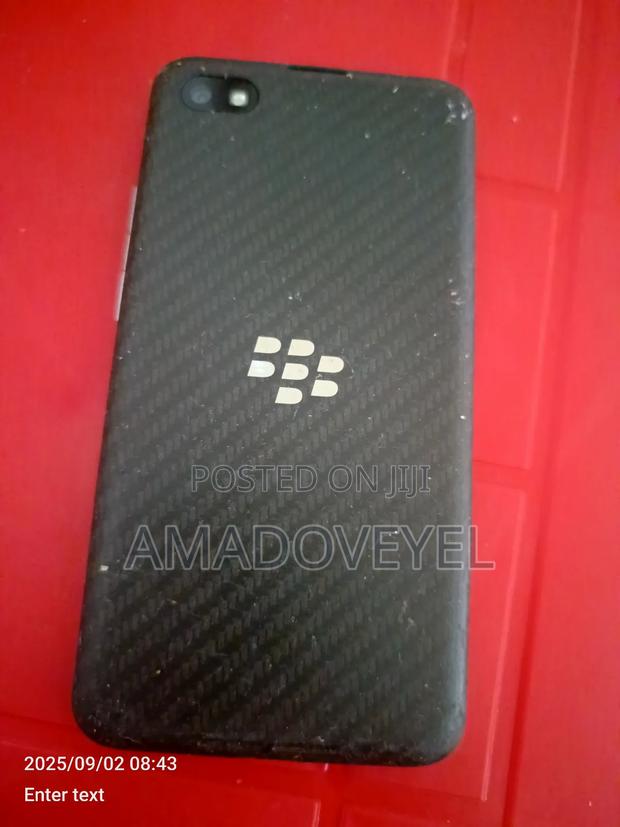 BlackBerry Z30 16 GB Black · Photo 3