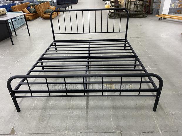 Metal Bed Queen, Size