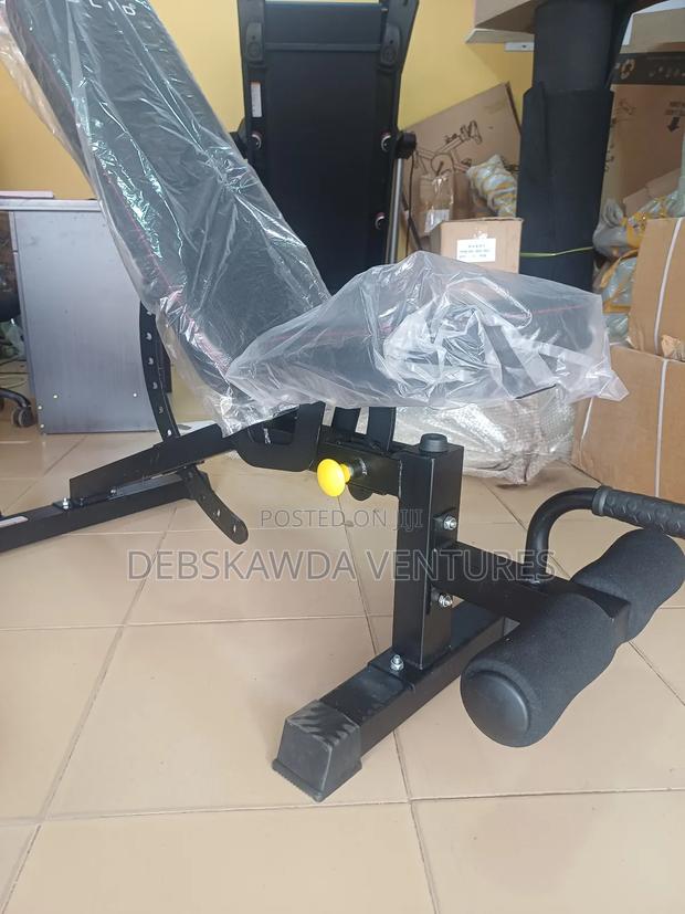 Adjustable Commercial Bench · Photo 4