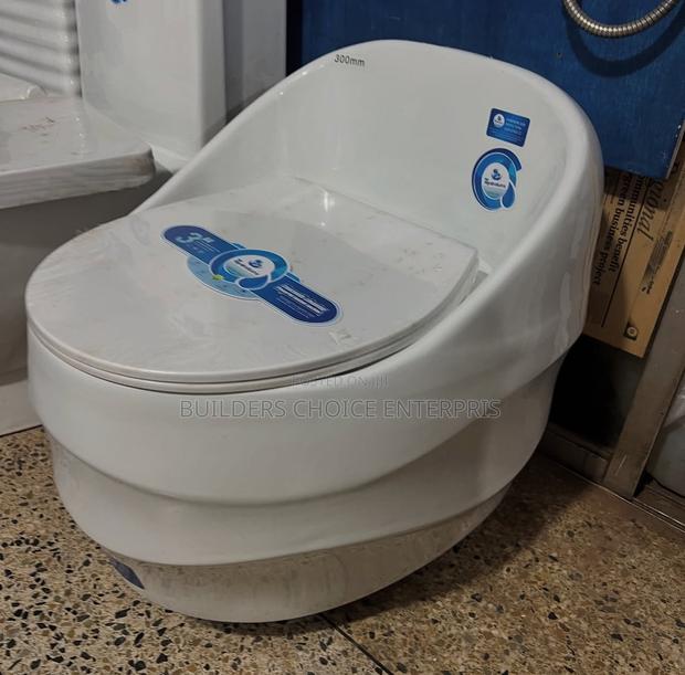 One Piece Egg Shaped Wc · Photo 4