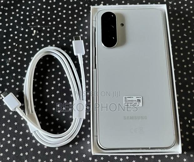 New Samsung Galaxy A56 128 GB White photo 4