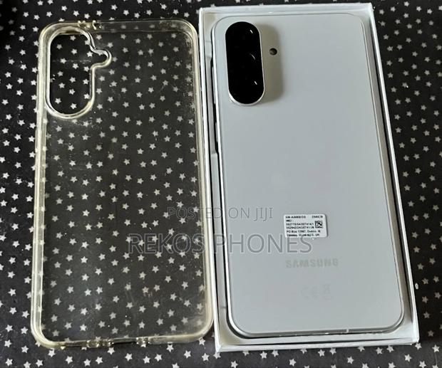 New Samsung Galaxy A56 128 GB White photo 5