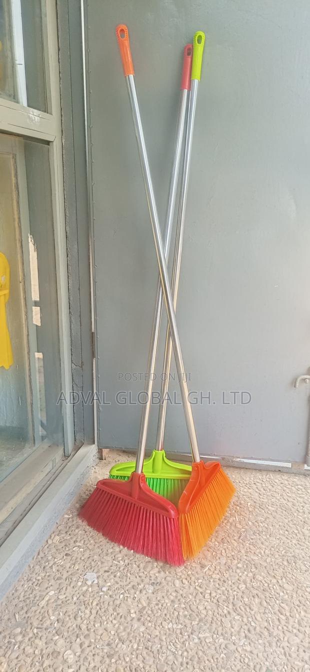 Sweeping Broom · Photo 4