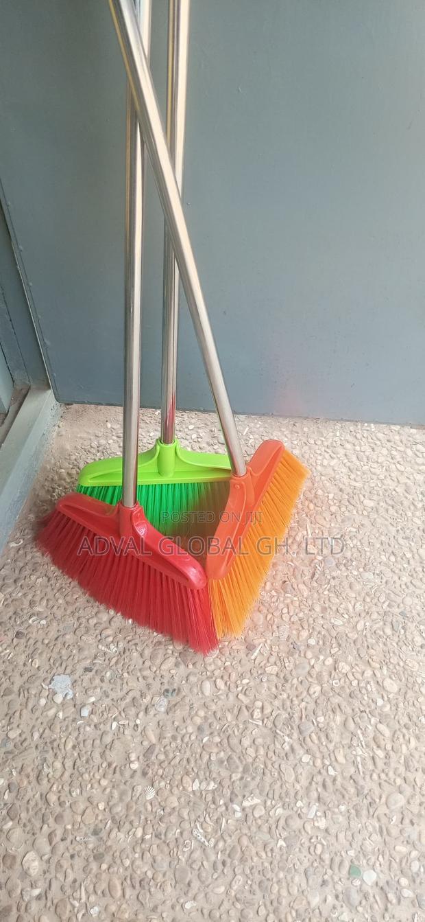 Sweeping Broom · Photo 3