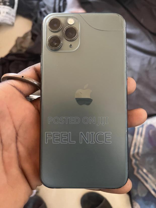 Apple iPhone 11 Pro 64 GB Gray · Photo 1