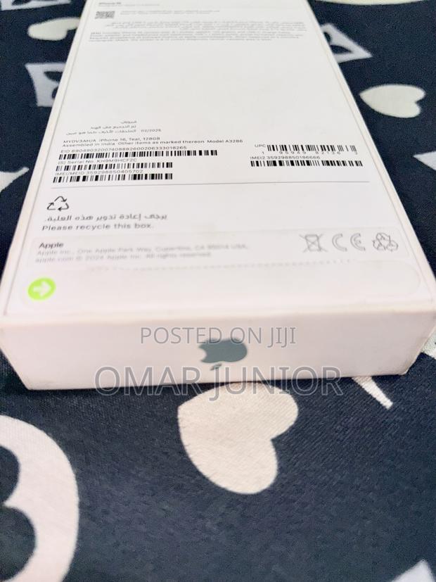 New Apple iPhone 16 128 GB Blue · Photo 4