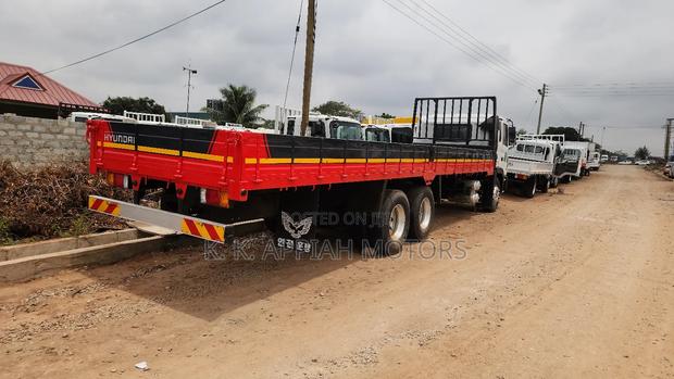 Hyundia 14-Ton Truck Double Axle photo 3