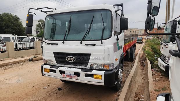 Hyundia 14-Ton Truck Double Axle photo 5