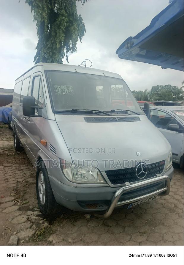 Mercedes-Benz Sprinter 2000 Silver photo 2