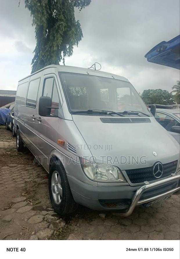 Mercedes-Benz Sprinter 2000 Silver photo 3