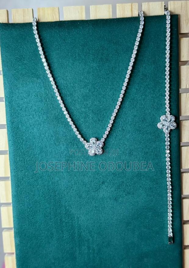 Stones Necklace With Bracelet photo 4