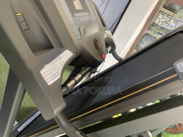 Horizon Treadmill 150kg · Photo 2