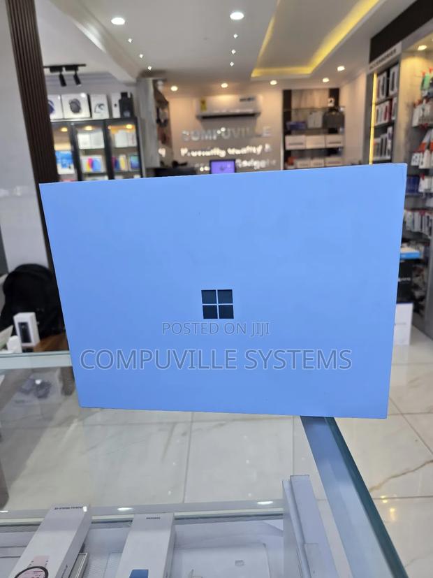 New Microsoft Surface Pro 1 TB Blue · Photo 1
