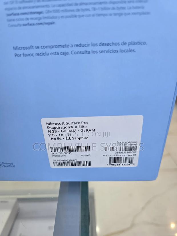 New Microsoft Surface Pro 1 TB Blue · Photo 3