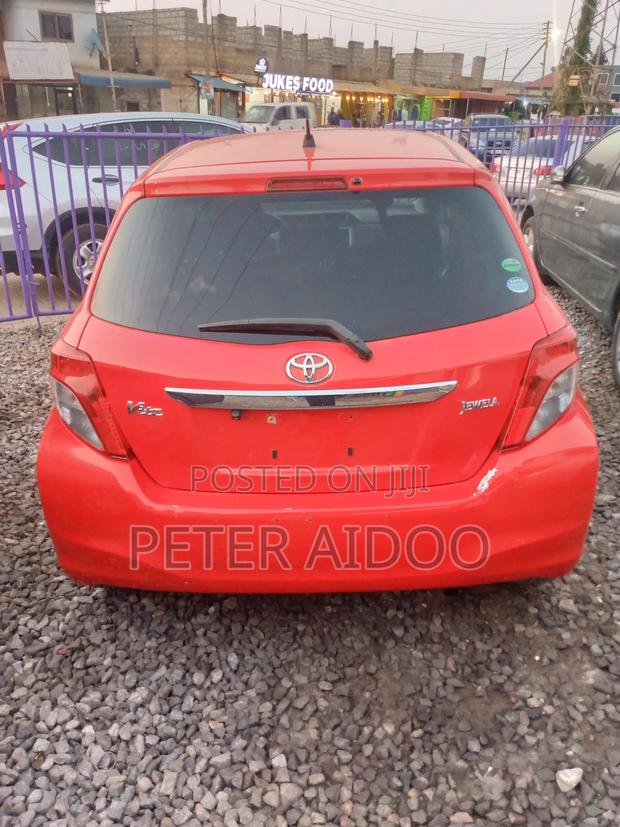 Toyota Vitz 2013 Red