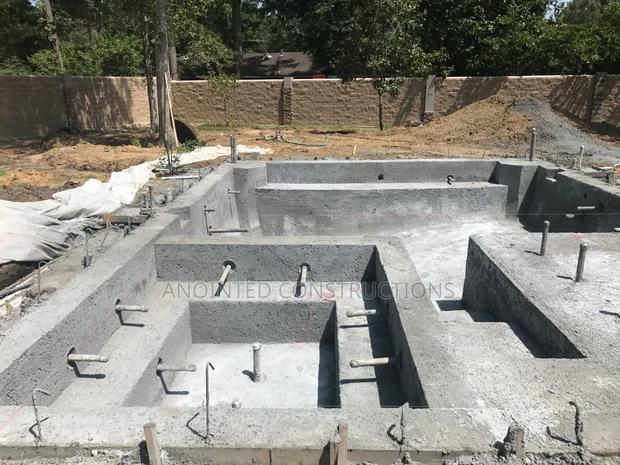 Customised Swimming Pools · Photo 4