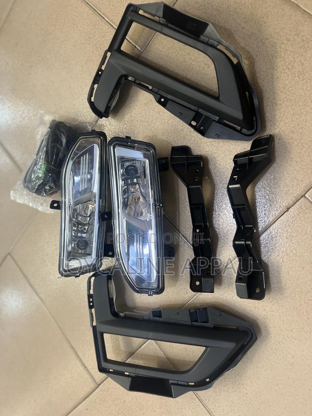 Nissan Rogue Fog Light and Cover 2017 to 2020 photo 2