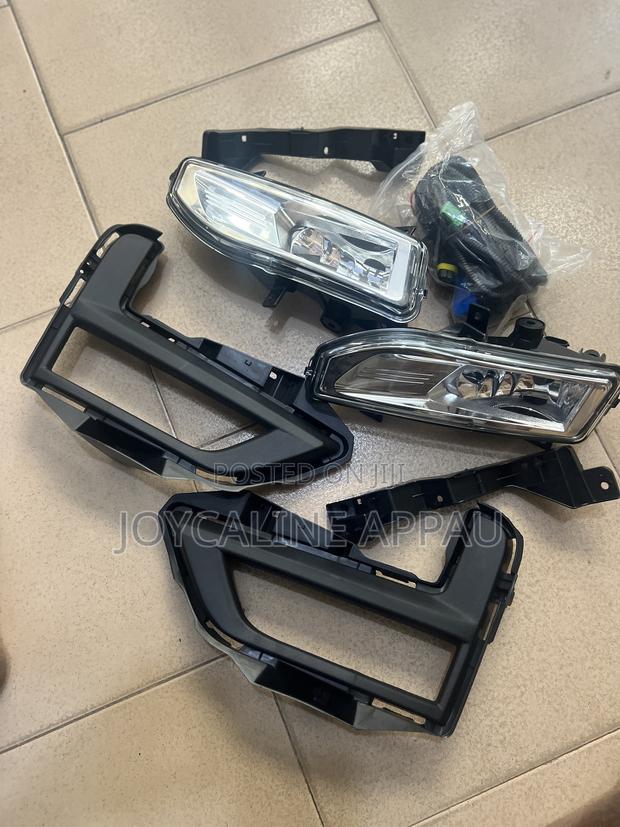 Nissan Rogue Fog Light and Cover 2017 to 2020 photo 3