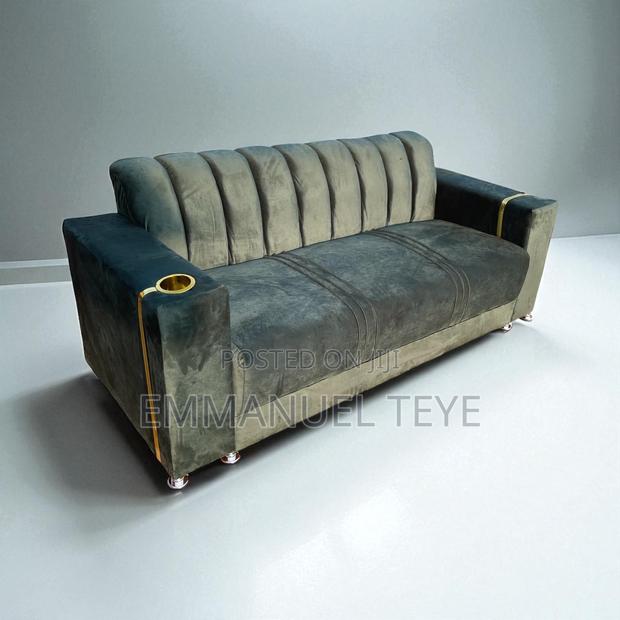 Brand New Luxurious 3 in Sofa Chair · Photo 4