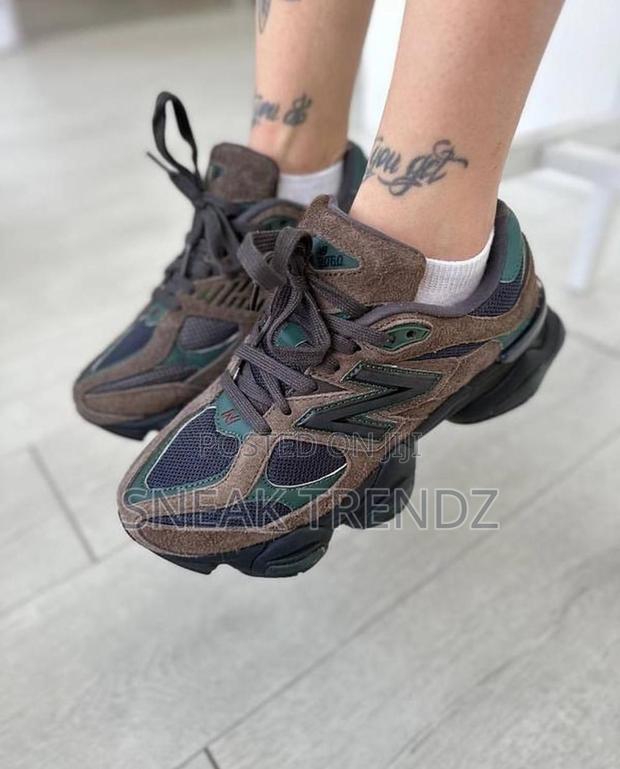 New Balance 9060 Og Amry Green N Black · Photo 4
