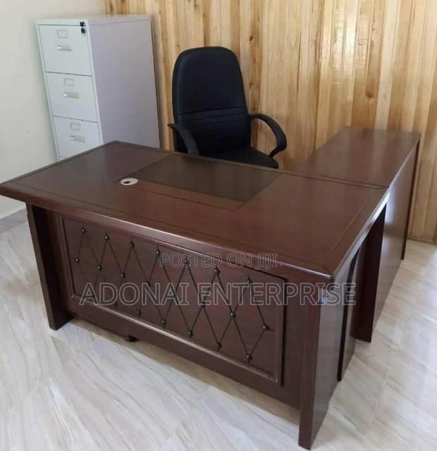 Office Table Agdjcb654ub · Photo 1