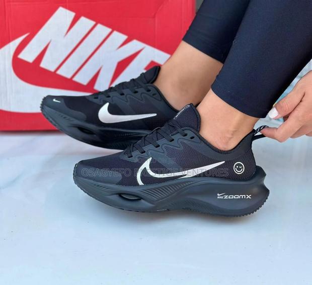 High Quality Nike Zoomix · Photo 3