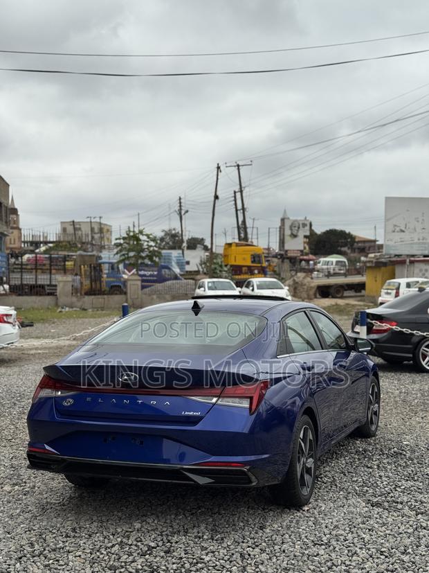 Hyundai Elantra Limited 2021 Blue