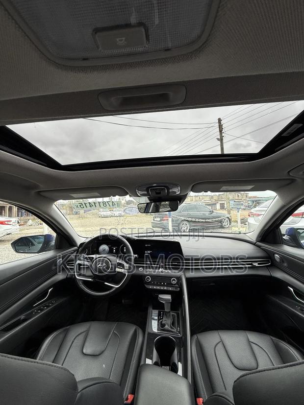 Hyundai Elantra Limited 2021 Blue