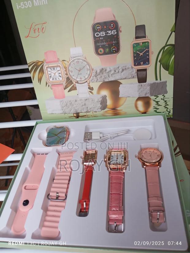 I-530 Smartwatch That Comes With 3 Female Quartz Leather Watches-Pink photo 2