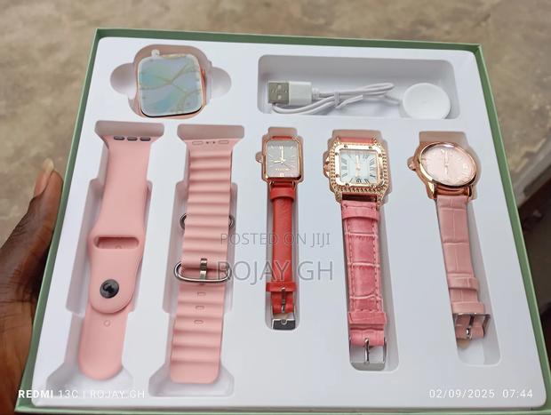 I-530 Smartwatch That Comes With 3 Female Quartz Leather Watches-Pink photo 3